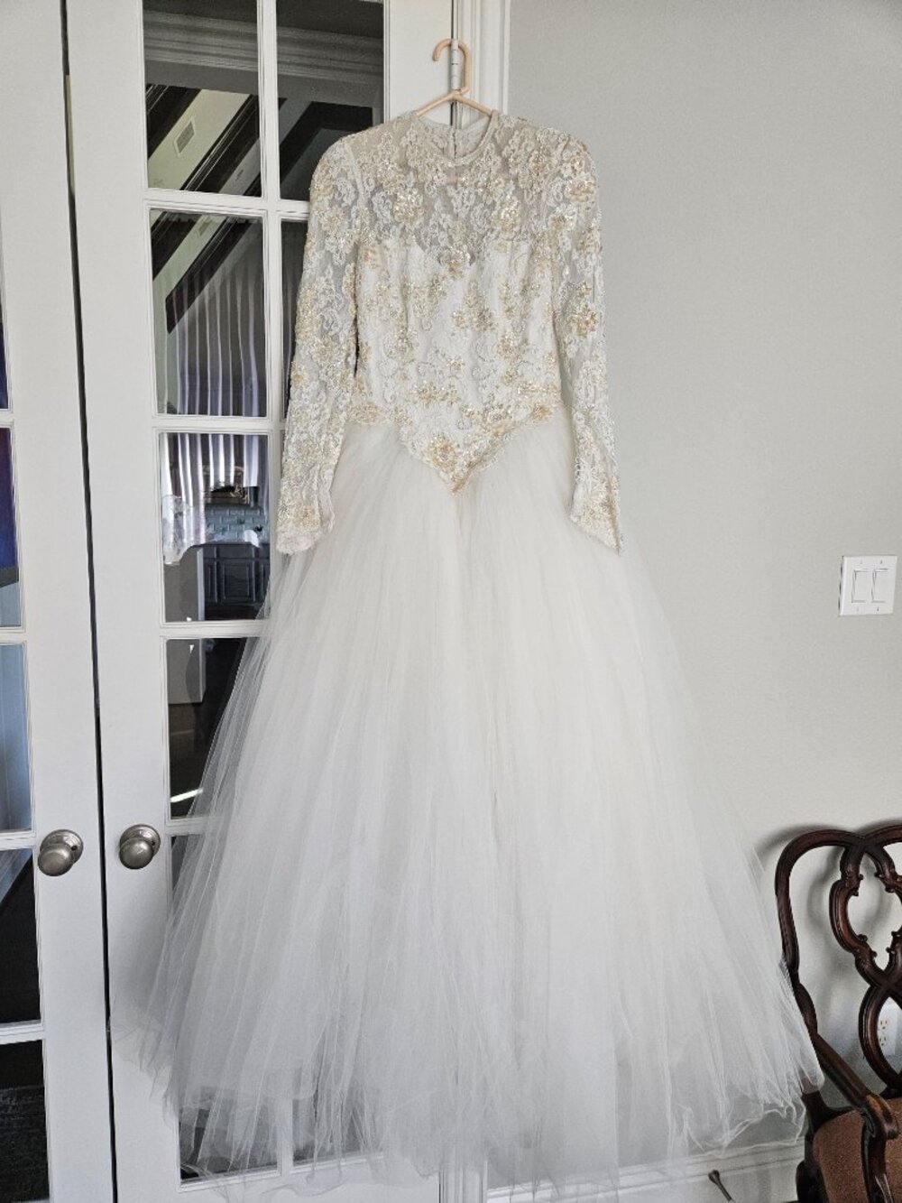 BRAND NEW CUSTOM PAULA VARSALONA DESIGNER LUXURY WEDDING / BRIDAL GOWN IN SIZE 6